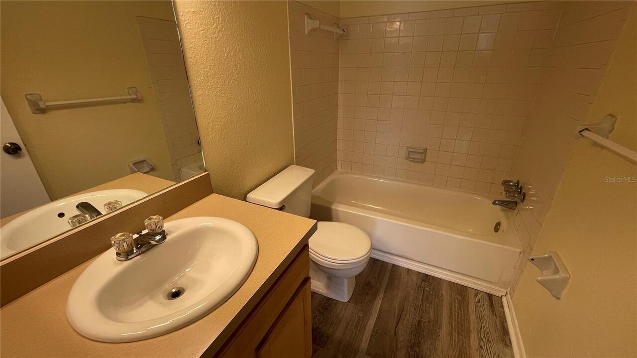 Listing Photo 12