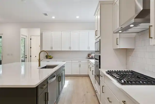 Listing Photo 22