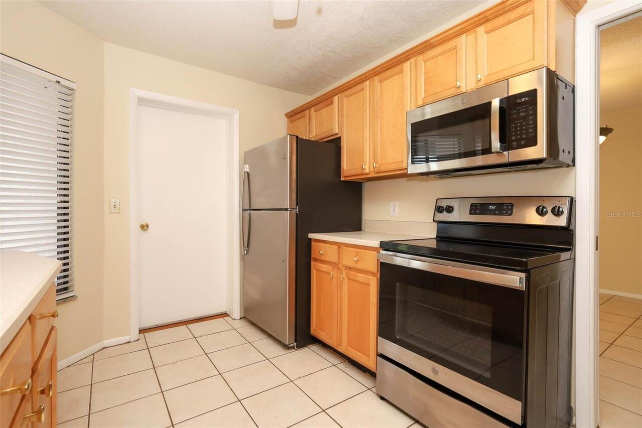 Listing Photo 9