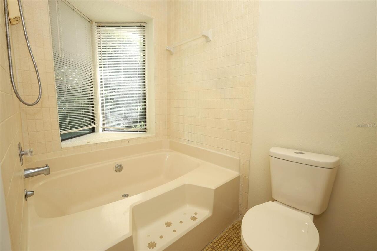 Listing Photo 23