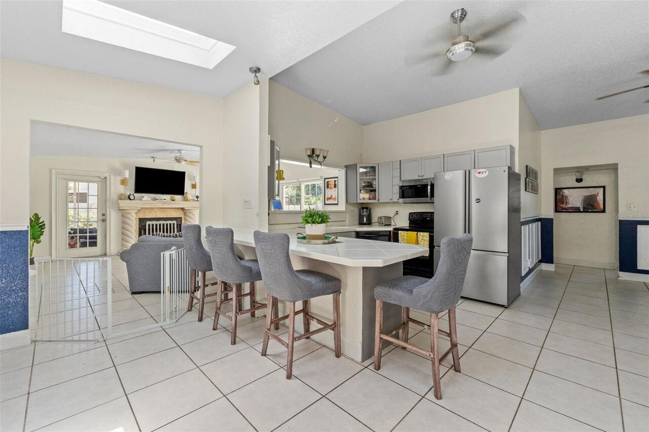 Listing Photo 11