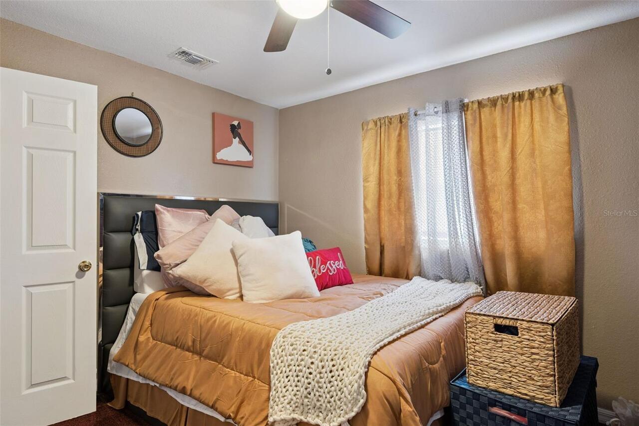 Listing Photo 12