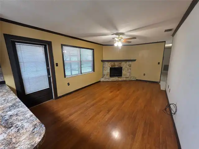 Listing Photo 9