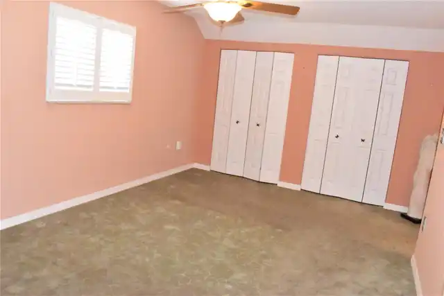 Listing Photo 12