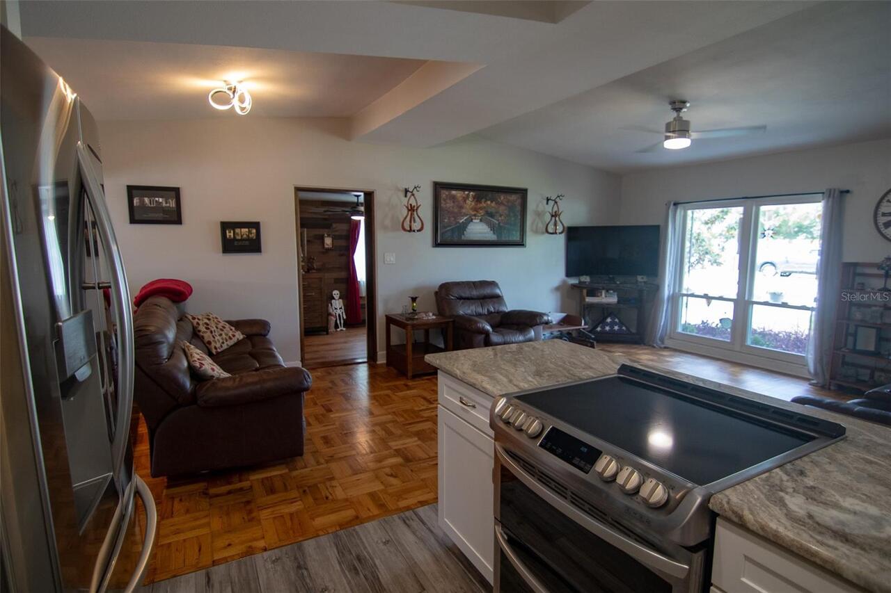Listing Photo 9