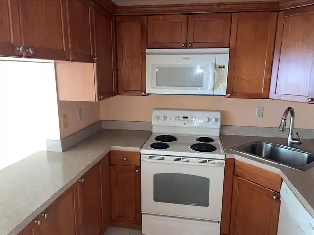 Listing Photo 14