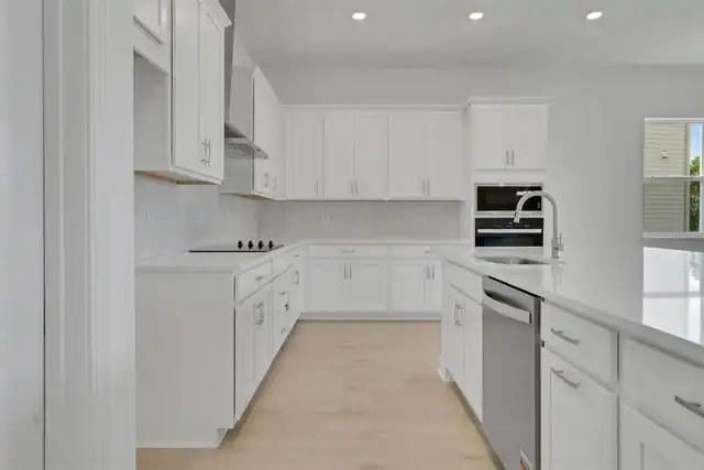 Listing Photo 16