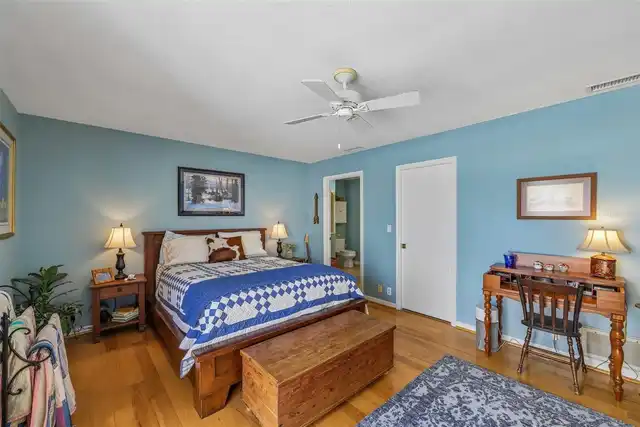 Listing Photo 10