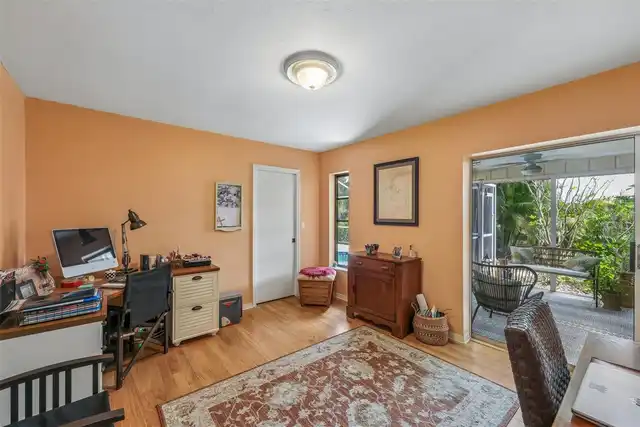 Listing Photo 11