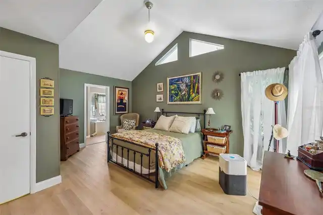 Listing Photo 16