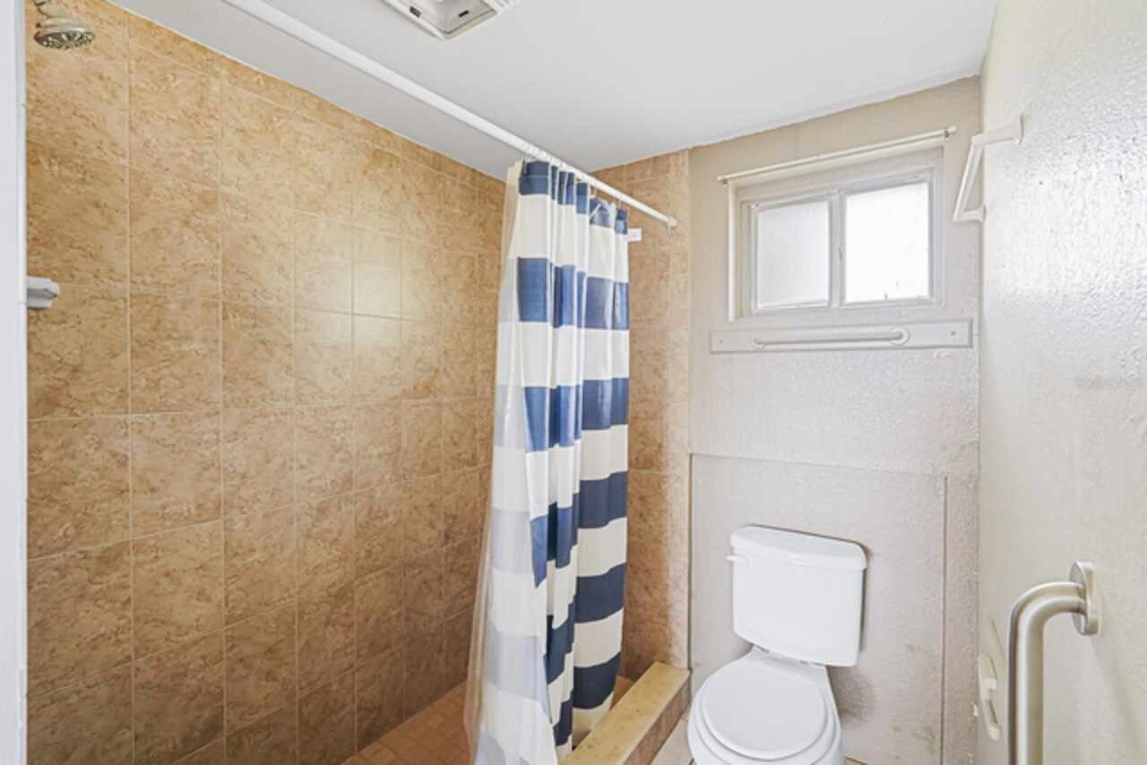 Listing Photo 11