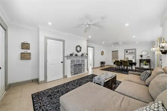 Listing Photo 6