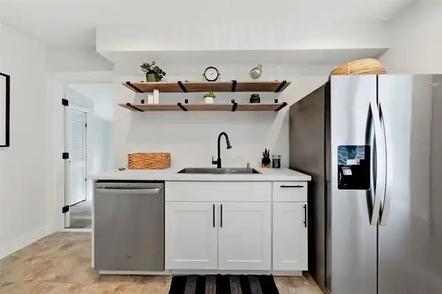 Listing Photo 10