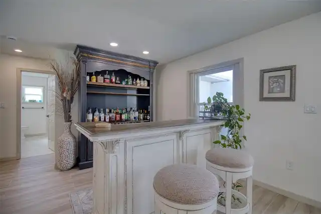 Listing Photo 10