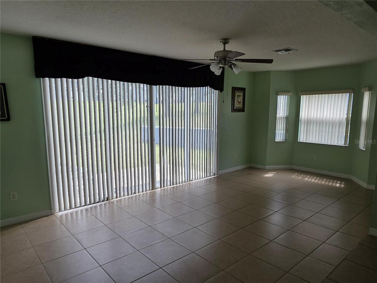 Listing Photo 9