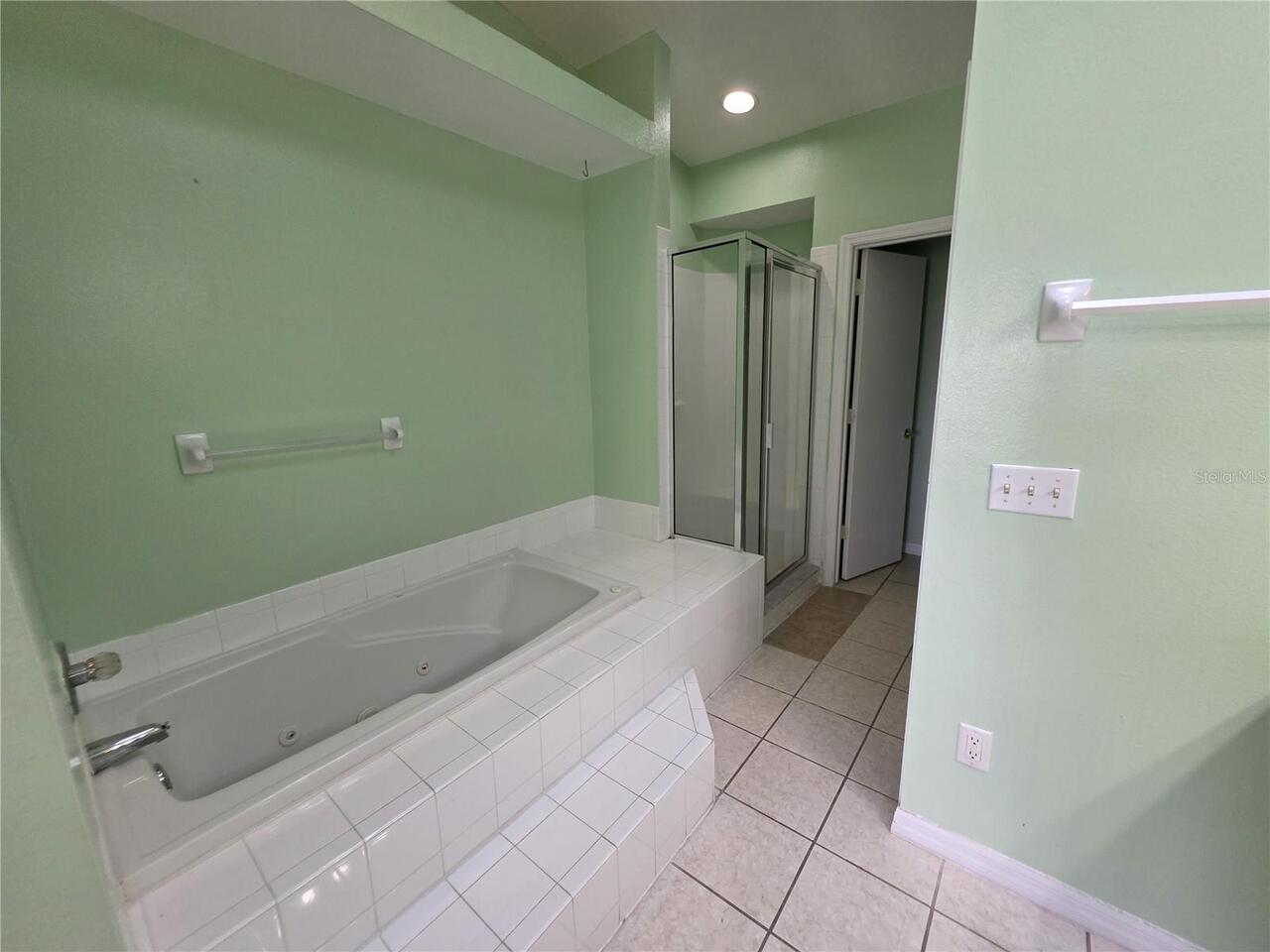 Listing Photo 12