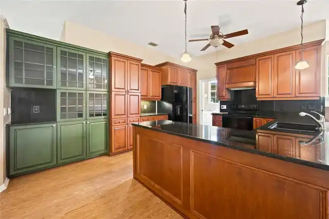 Listing Photo 21