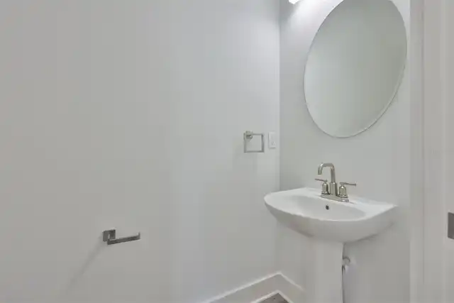 Listing Photo 10