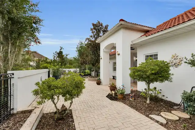 Listing Photo 8