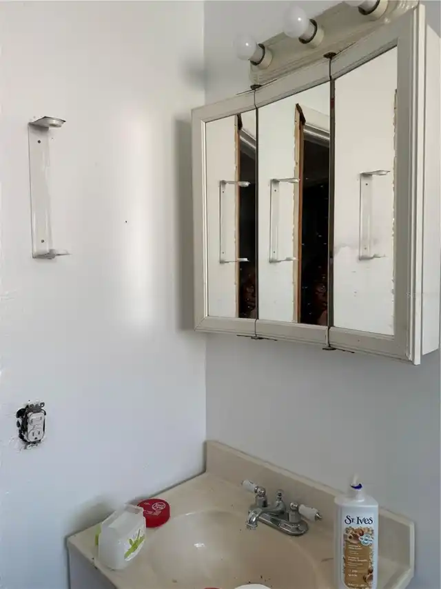 Listing Photo 9