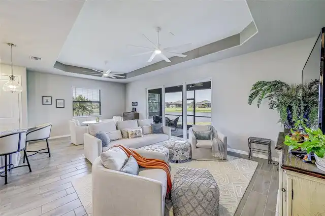 Listing Photo 14