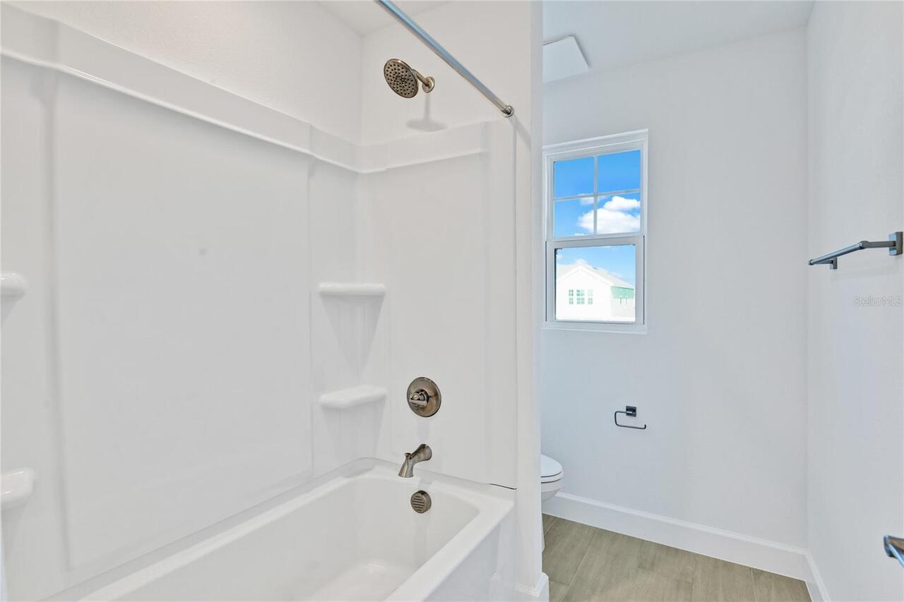 Listing Photo 14