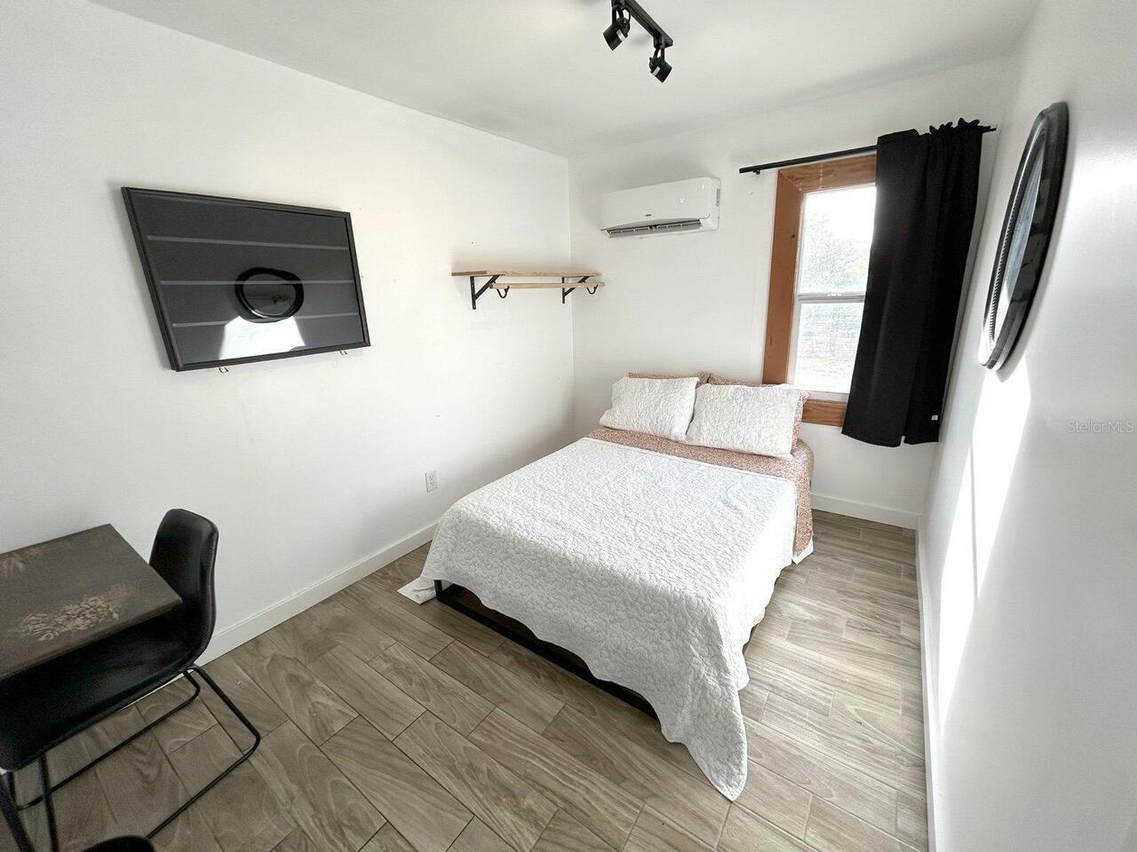 Listing Photo 9