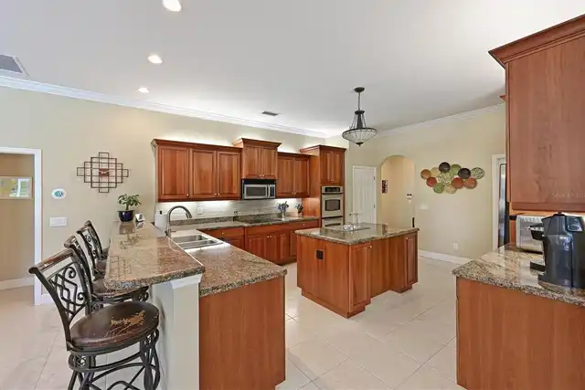 Listing Photo 8