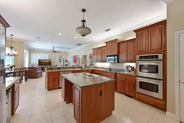 Listing Photo 9