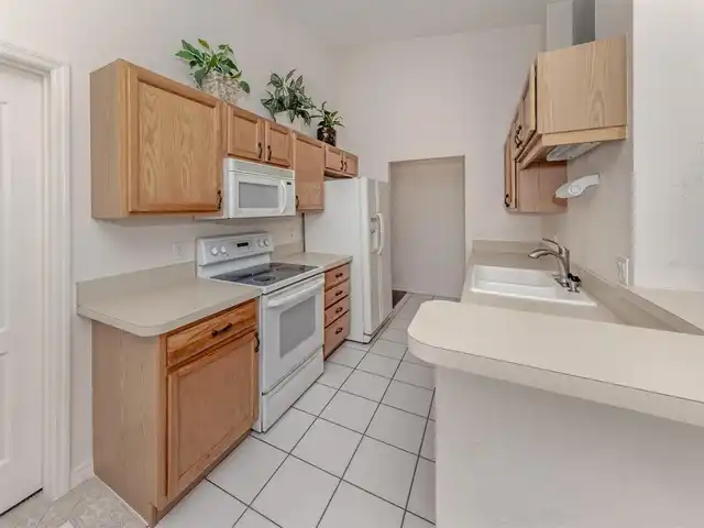 Listing Photo 11