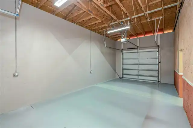 Listing Photo 17