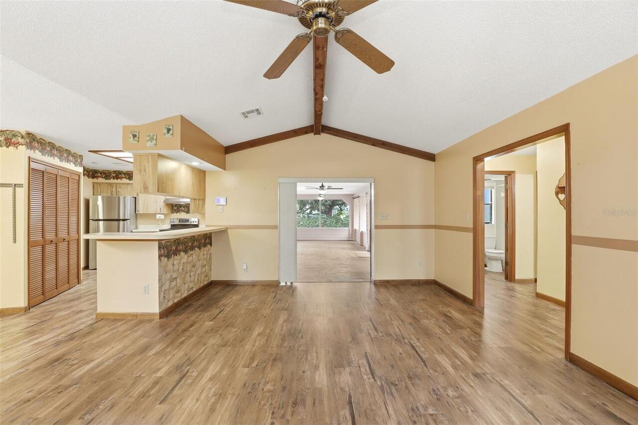 Listing Photo 16