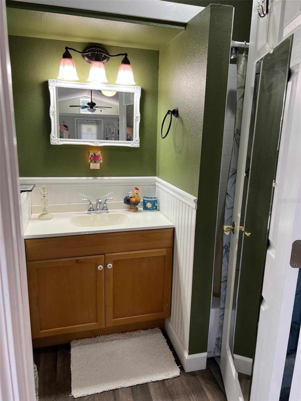 Listing Photo 10