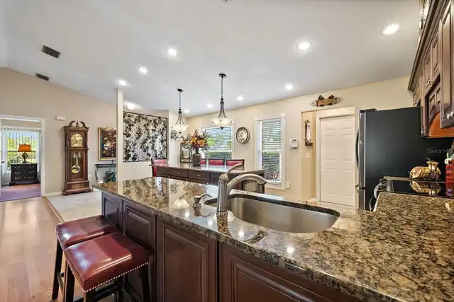 Listing Photo 15