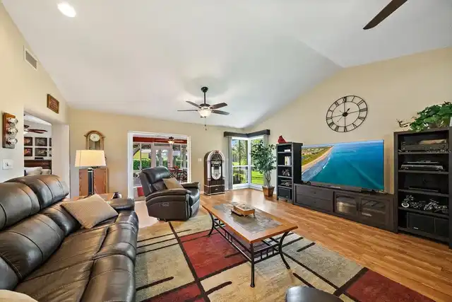 Listing Photo 25