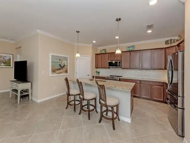 Listing Photo 17