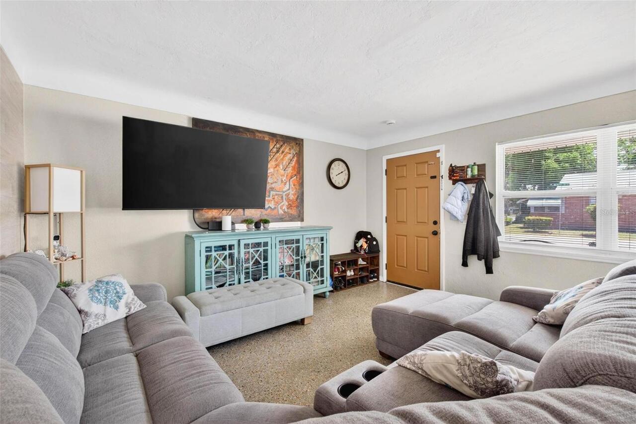 Listing Photo 9