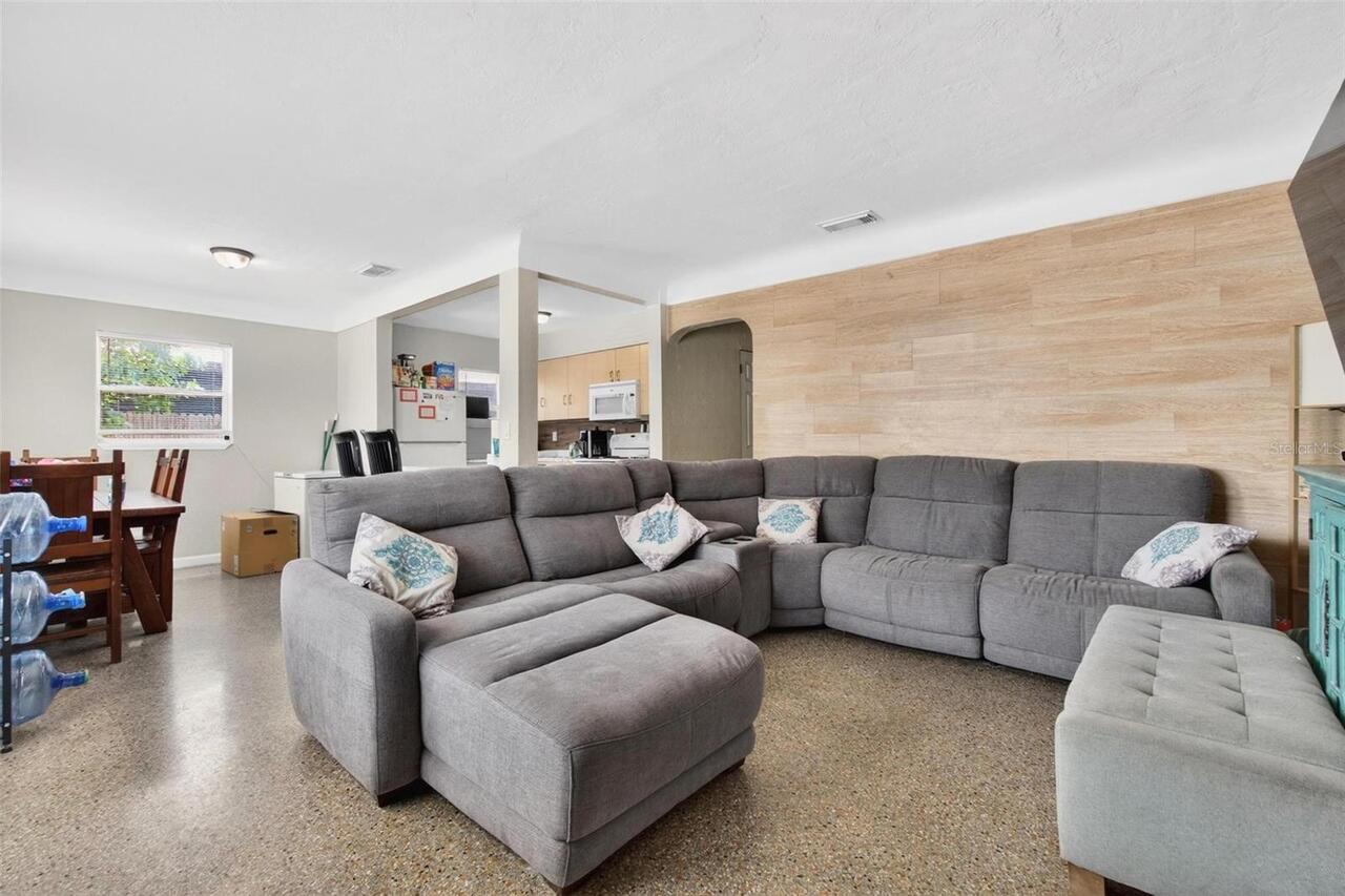 Listing Photo 10