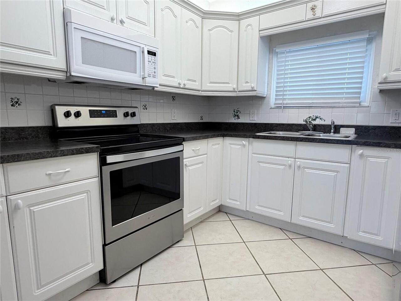 Listing Photo 16