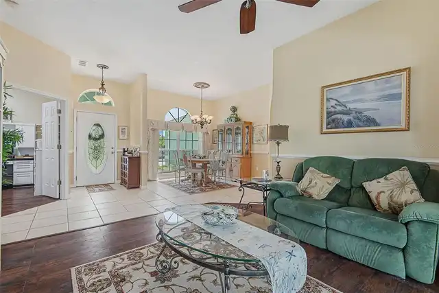 Listing Photo 11