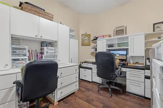 Listing Photo 12