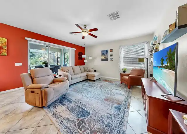 Listing Photo 9