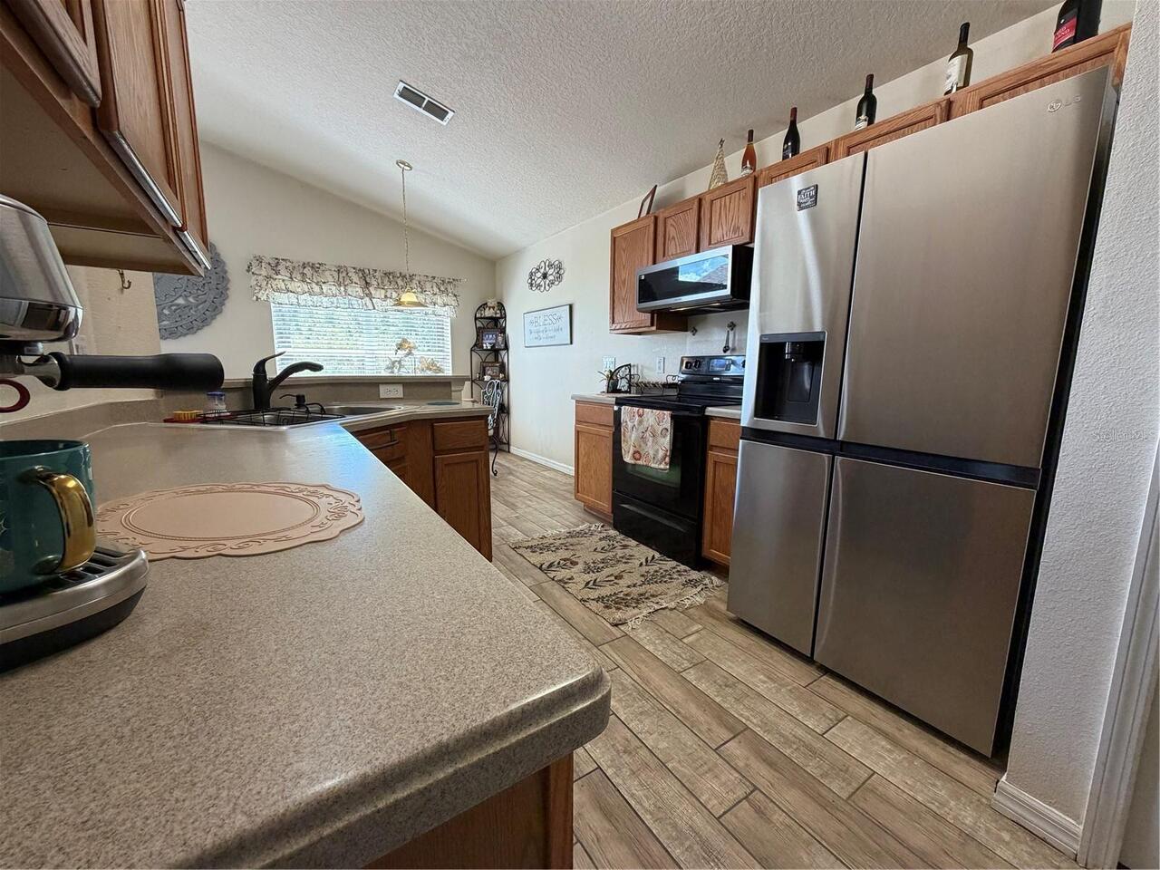 Listing Photo 8