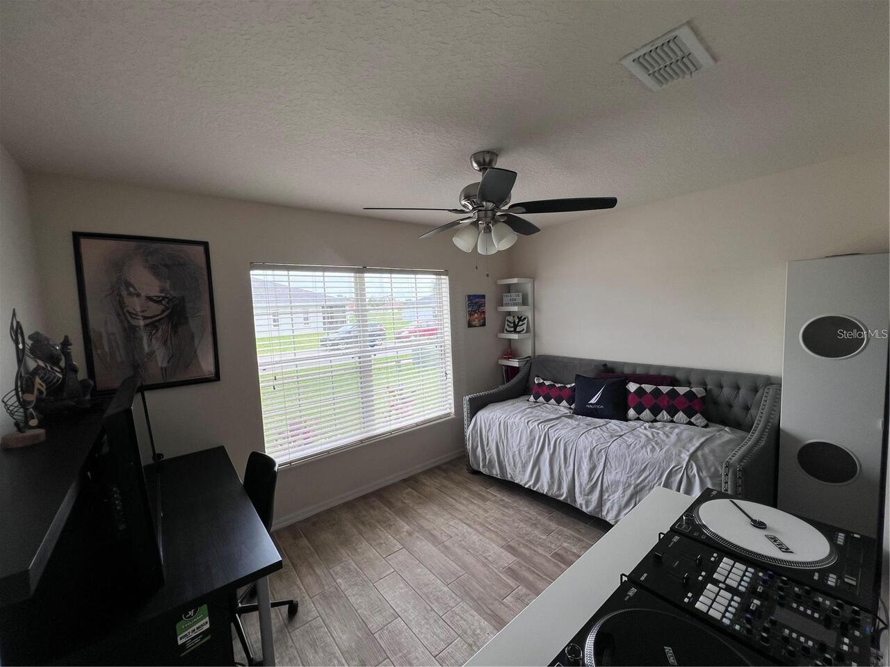 Listing Photo 15