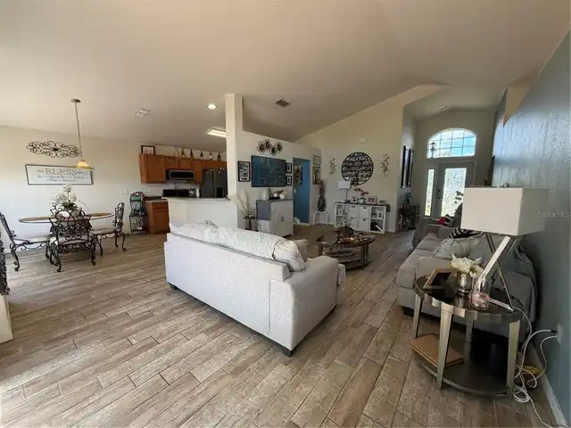 Listing Photo 7