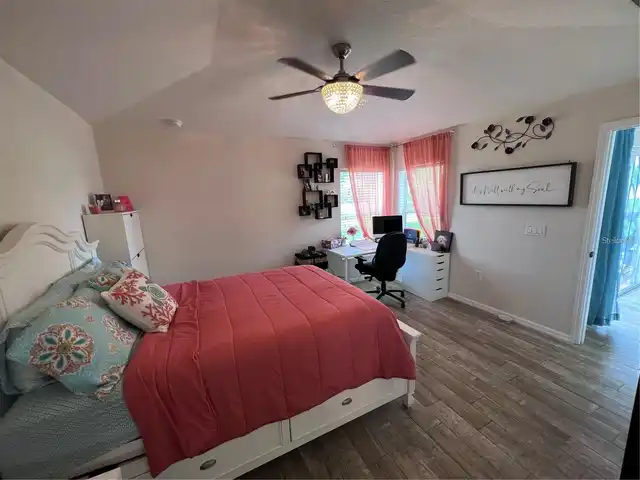 Listing Photo 10