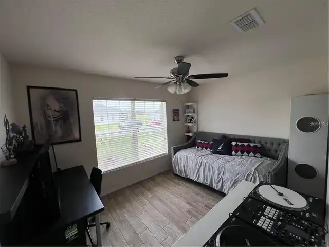 Listing Photo 15
