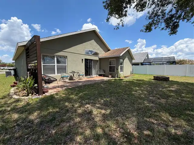 Listing Photo 17