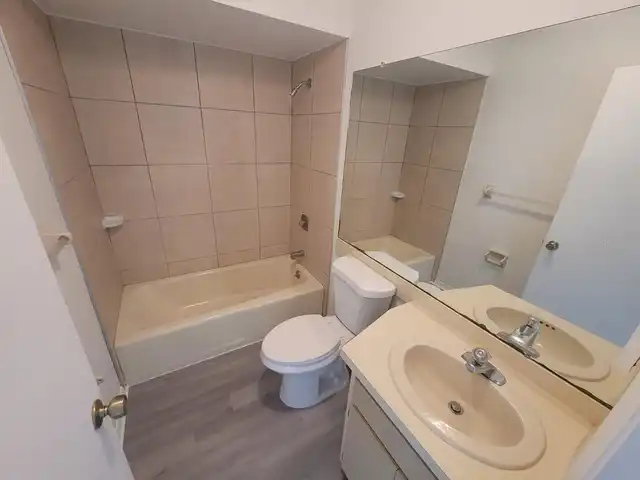 Listing Photo 10