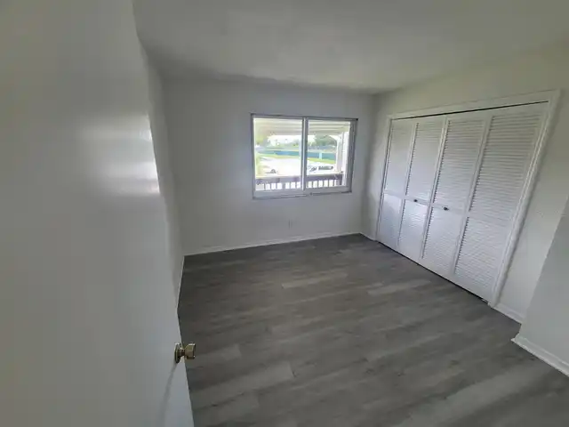 Listing Photo 11